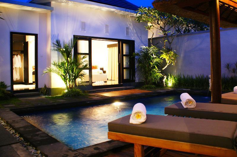 La Villais Kamojang Hotel Seminyak Εξωτερικό φωτογραφία